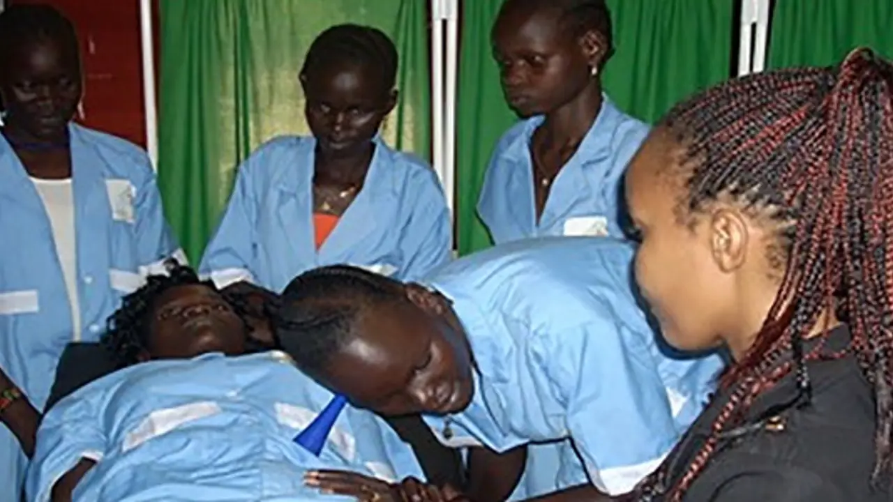 Refugees study to safely deliver babies