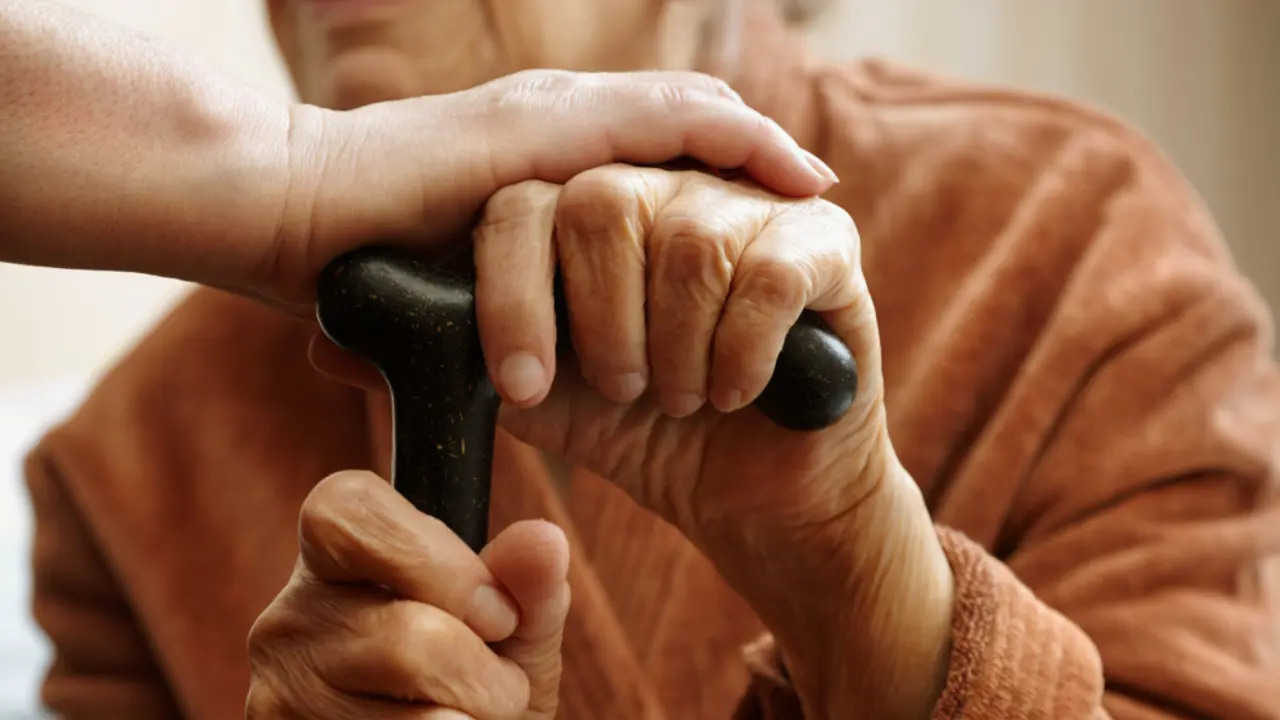 Uniting volunteer receives accolade for aged care work